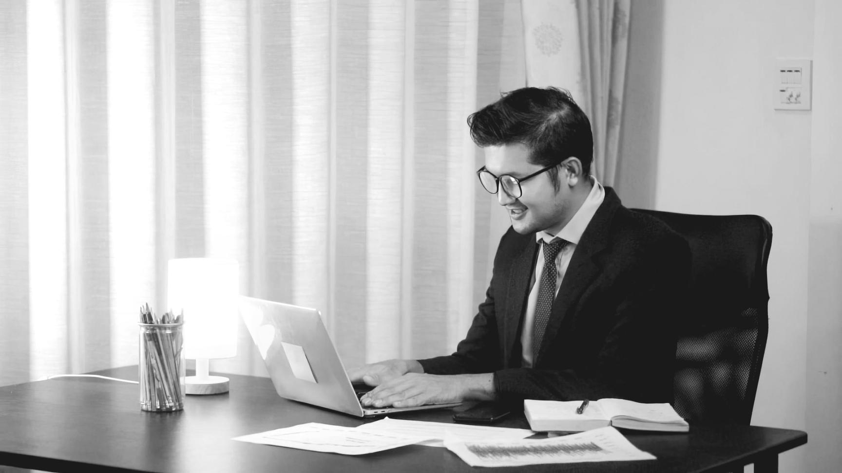 La recherche de mots-clés sans outils payants : ce qui marche vraiment